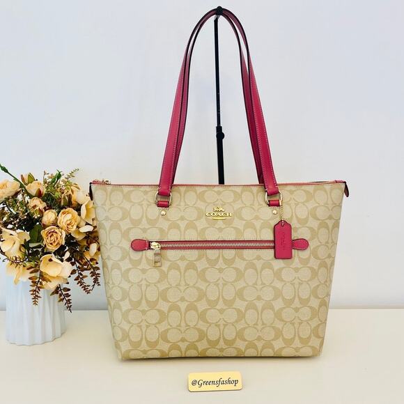 Coach Handbags - Coach Gallery Tote In Signature Canvas